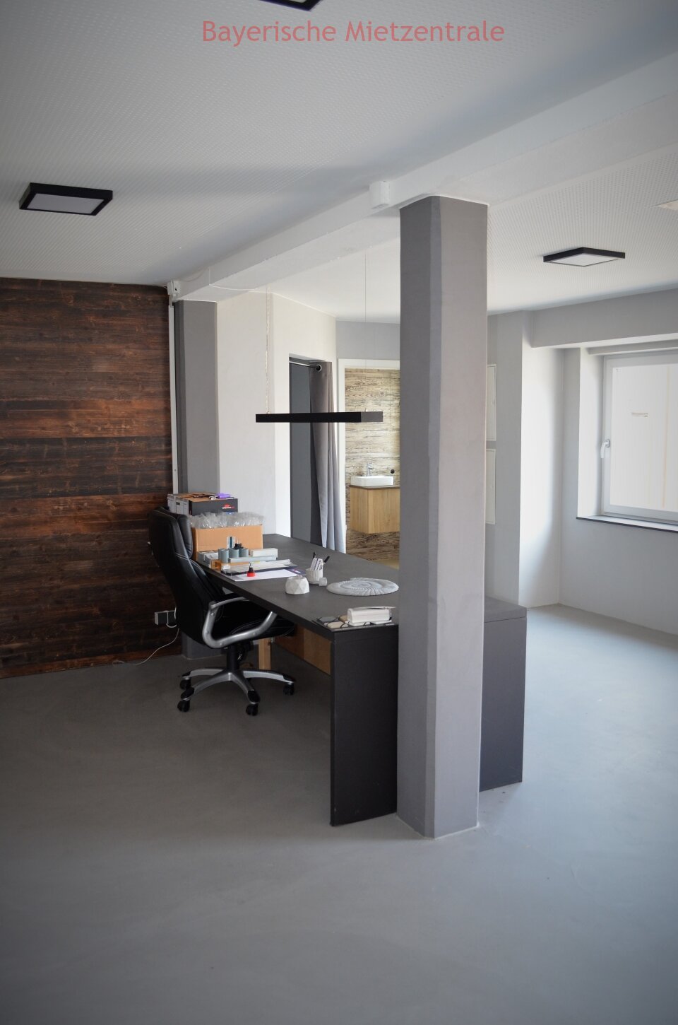 ***BAYERISCHE MIETZENTRALE: helle und großzügige Büro- oder Lagerräume***