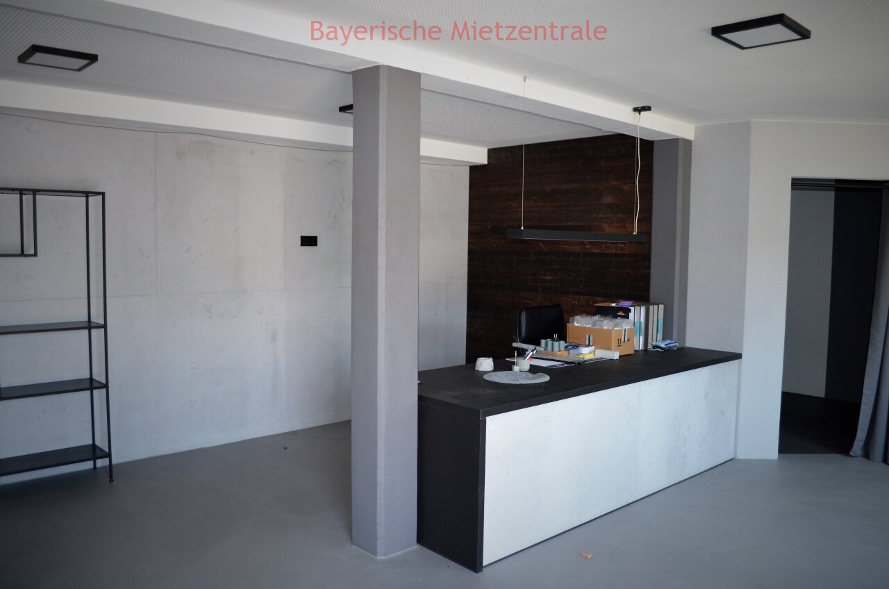 ***BAYERISCHE MIETZENTRALE: helle und großzügige Büro- oder Lagerräume***