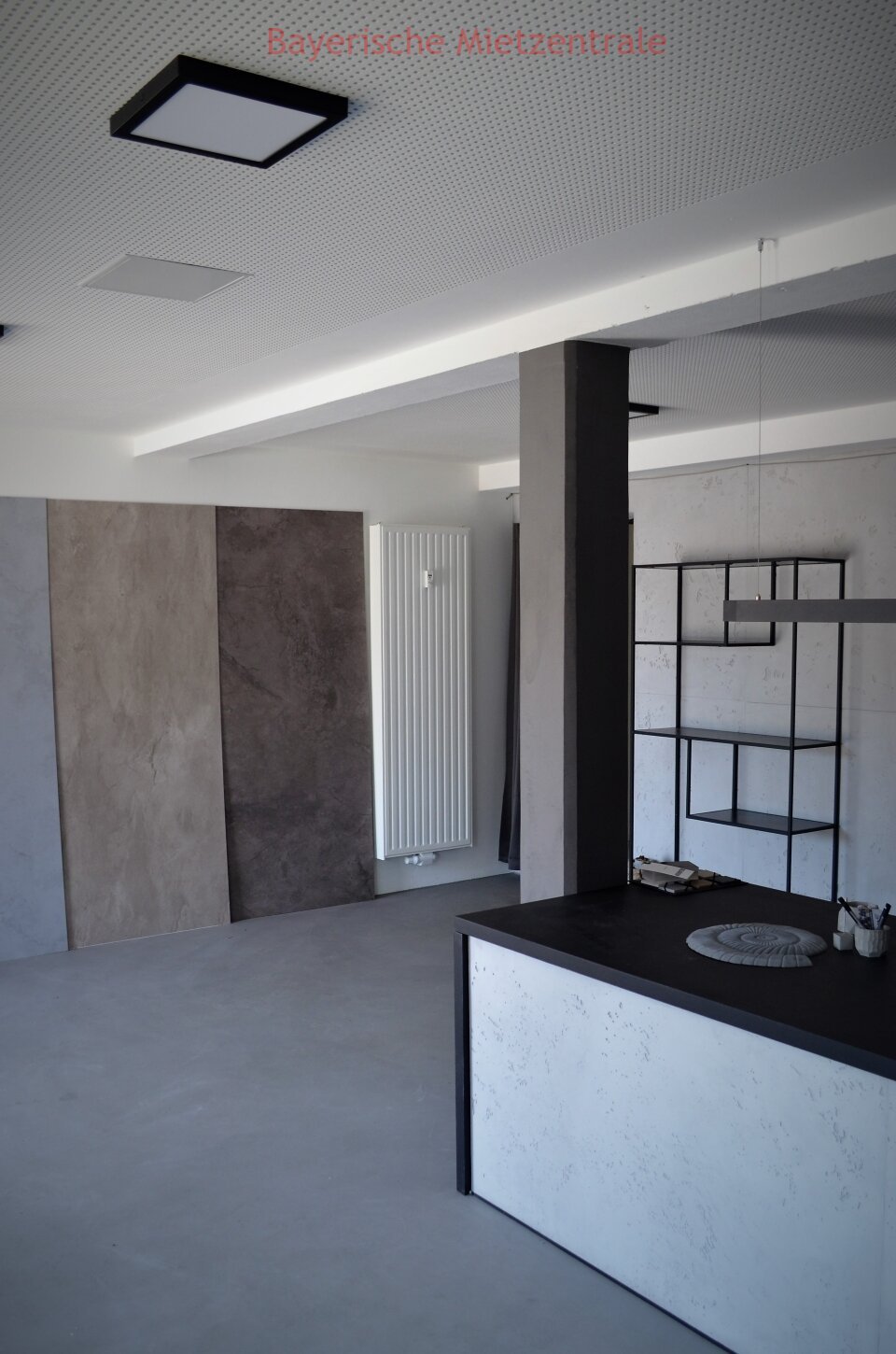 ***BAYERISCHE MIETZENTRALE: helle und großzügige Büro- oder Lagerräume***