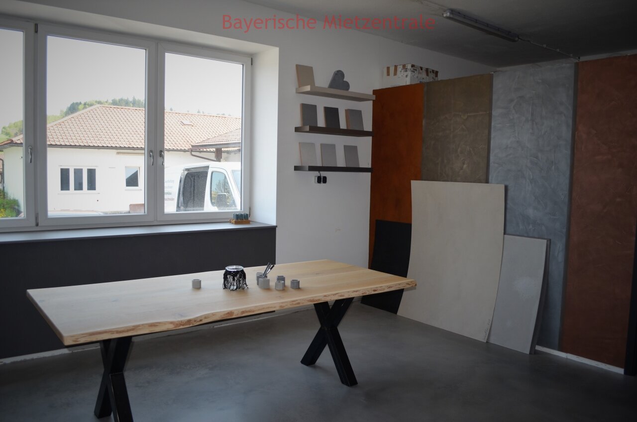 ***BAYERISCHE MIETZENTRALE: helle und großzügige Büro- oder Lagerräume***