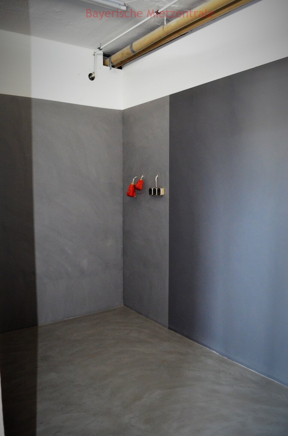 ***BAYERISCHE MIETZENTRALE: helle und großzügige Büro- oder Lagerräume***