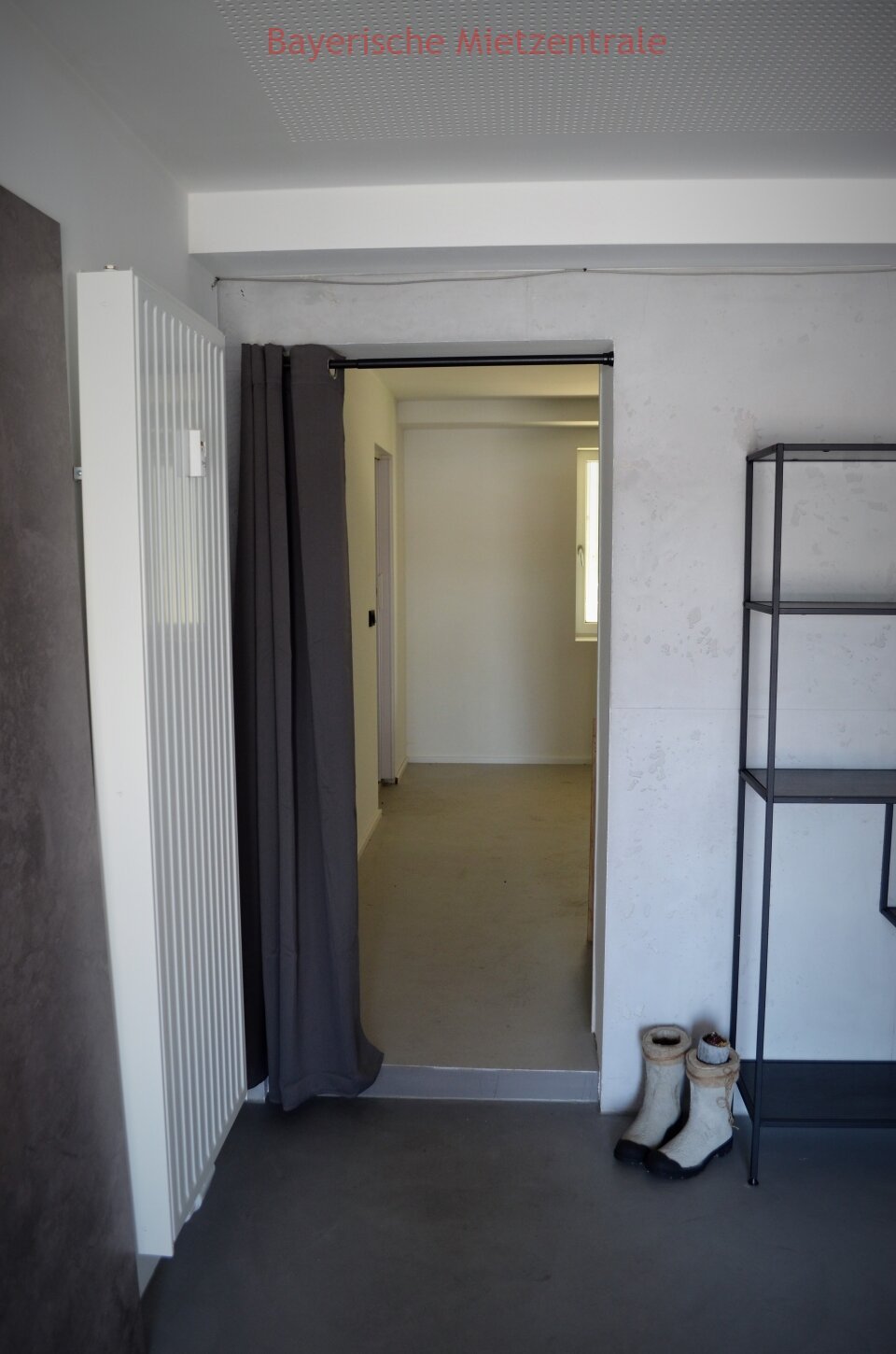 ***BAYERISCHE MIETZENTRALE: helle und großzügige Büro- oder Lagerräume***
