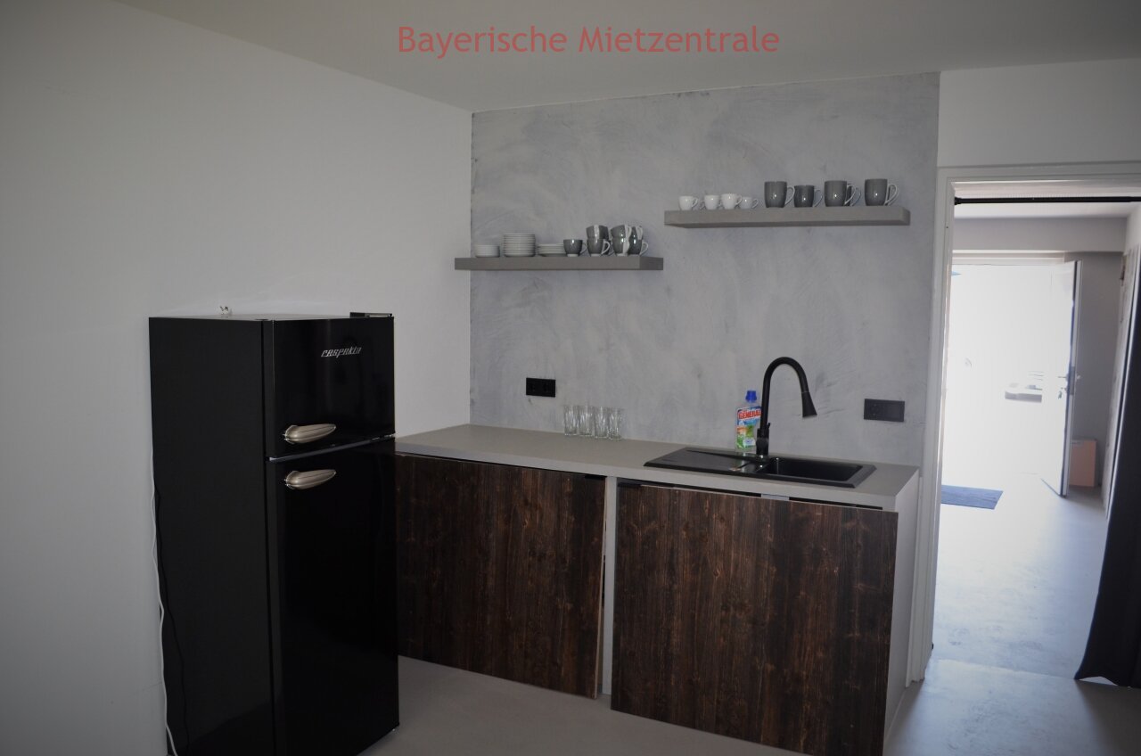 ***BAYERISCHE MIETZENTRALE: helle und großzügige Büro- oder Lagerräume***