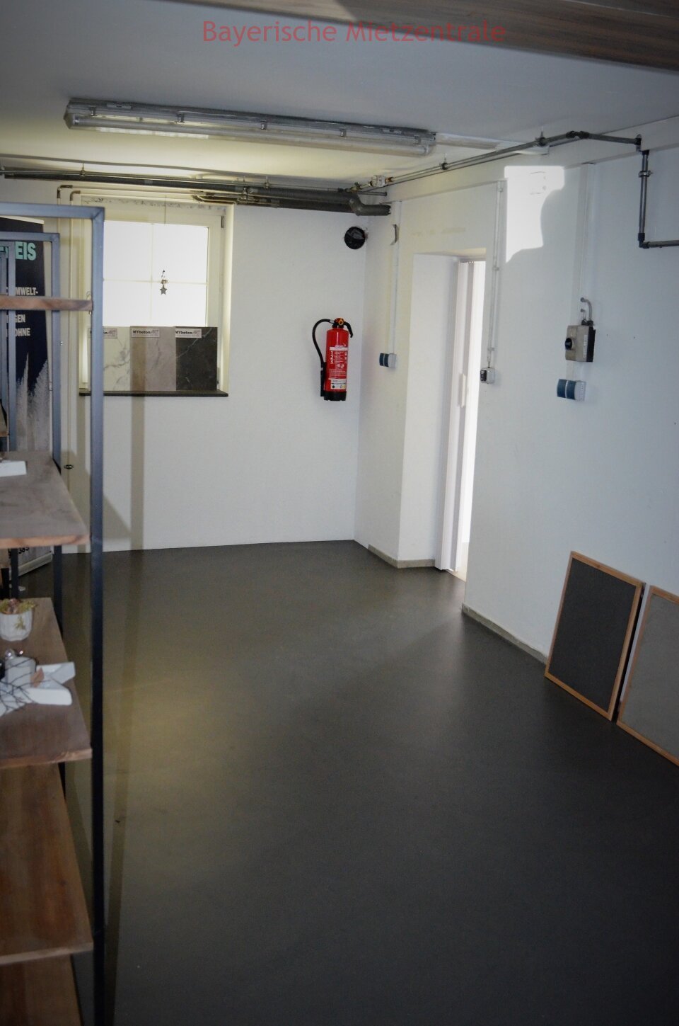 ***BAYERISCHE MIETZENTRALE: helle und großzügige Büro- oder Lagerräume***